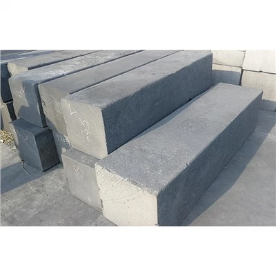 Quelle est la forme d'un bloc de graphite ?